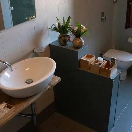 Casa Manuela Bed & Breakfast 3*