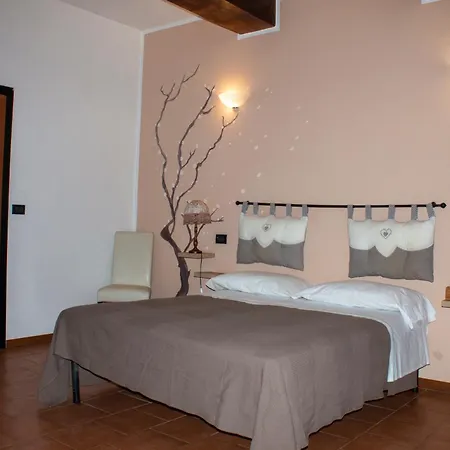 Casa Manuela Bed & Breakfast 3*