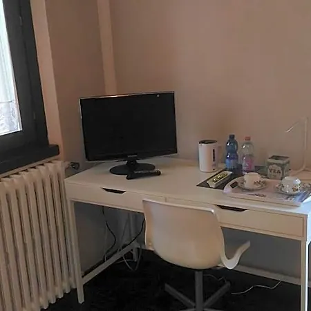 Casa Manuela فندق مبيت وإفطار مانتوفا